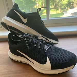Nike Women’s 7.5 Nike Quest 2